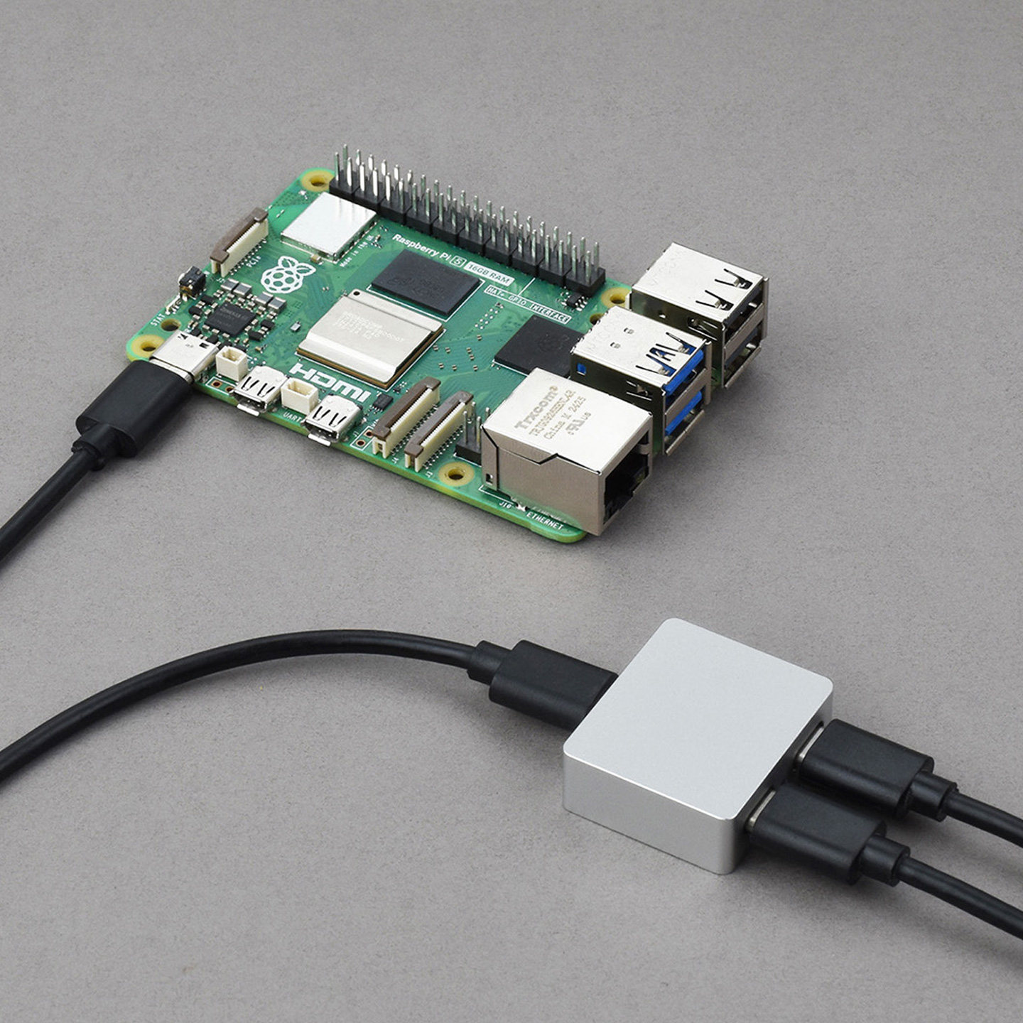 موزع طاقة وبيانات USB-C مع حما - مراجعة Home Automation Raspberry Pi وسعره